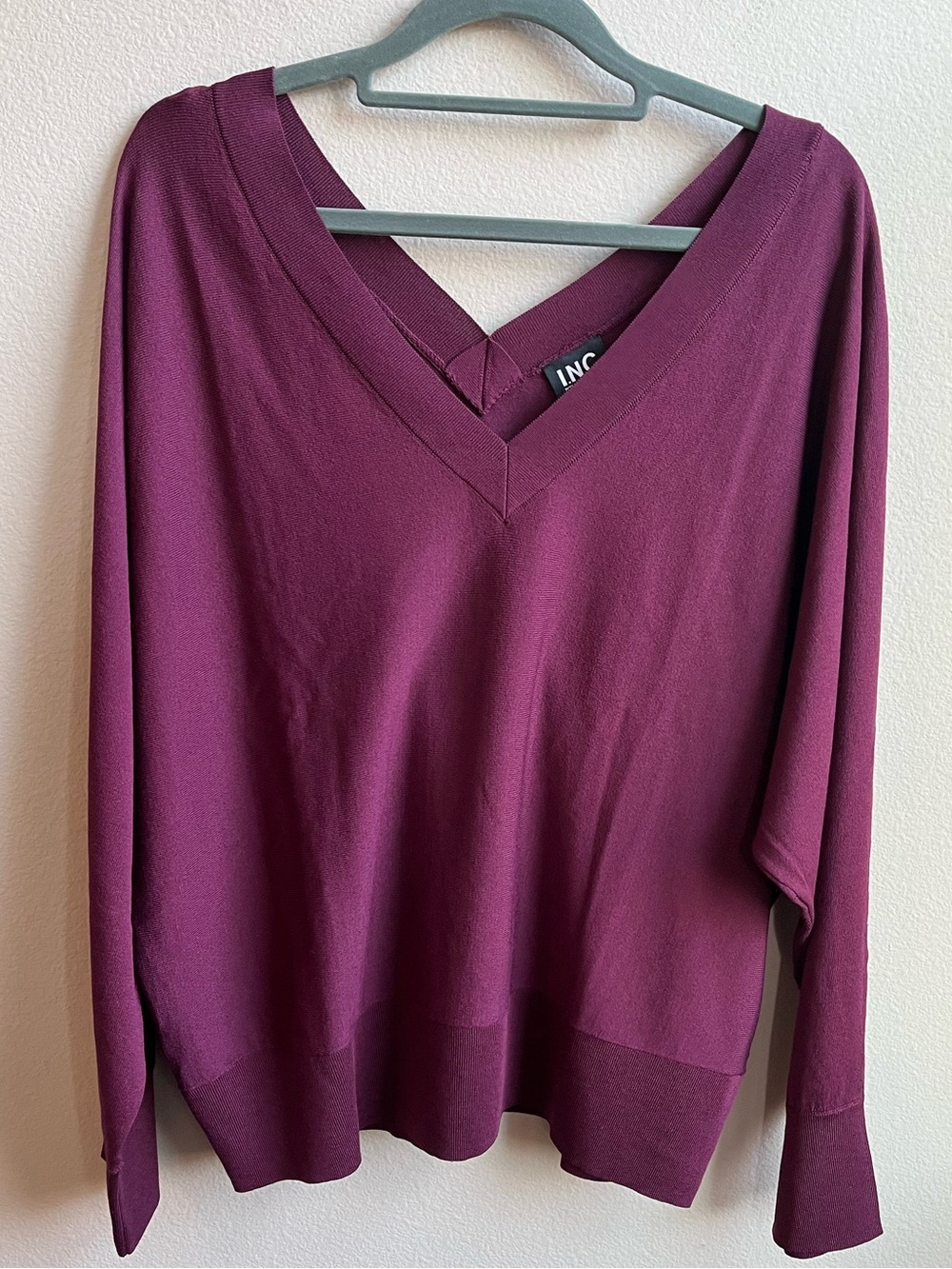 INC International Concepts Women's V-Neck Sweater in Burgundy Wine NWT - Picture 2 of 6